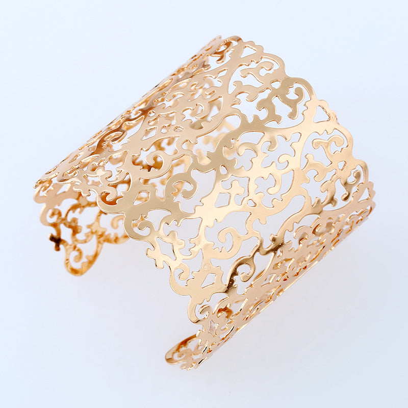 European and American fashion retro geometric pattern hollow bracelet, exaggerated big-name metal bracelet, bracelet
