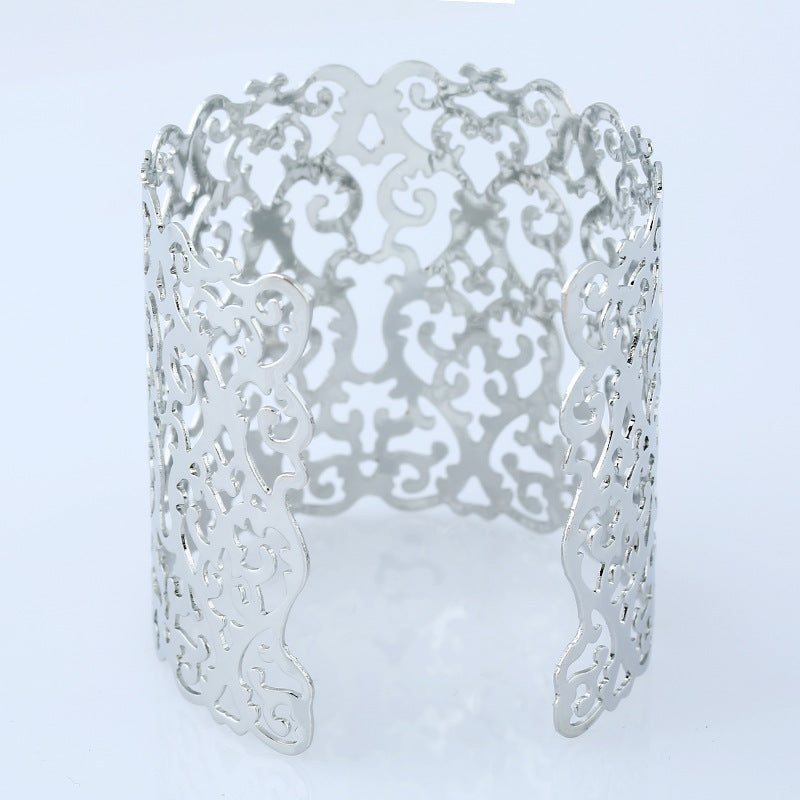 European and American fashion retro geometric pattern hollow bracelet, exaggerated big-name metal bracelet, bracelet