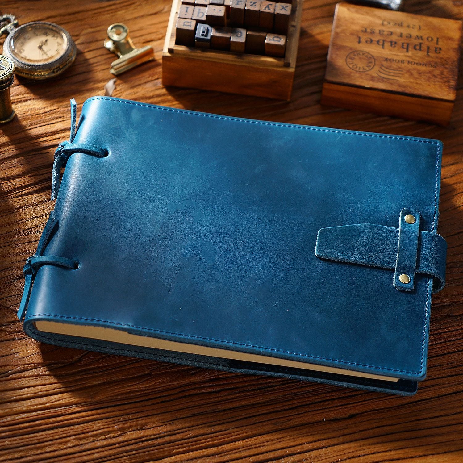 Cross-border retro handmade cowhide leather strap notepad notebook painting book hand-painted sketch book spot