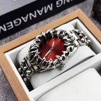Claw-shaped watch, alabaster style, retro, Y2K, European and American style, unique, high-end, Instagram-worthy, niche watch.