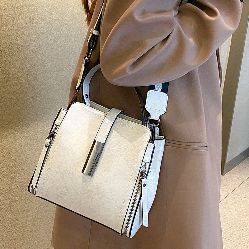 Fashion cowhide bag for women 2024 new style large capacity bucket bag versatile commuting genuine leather shoulder messenger handbag