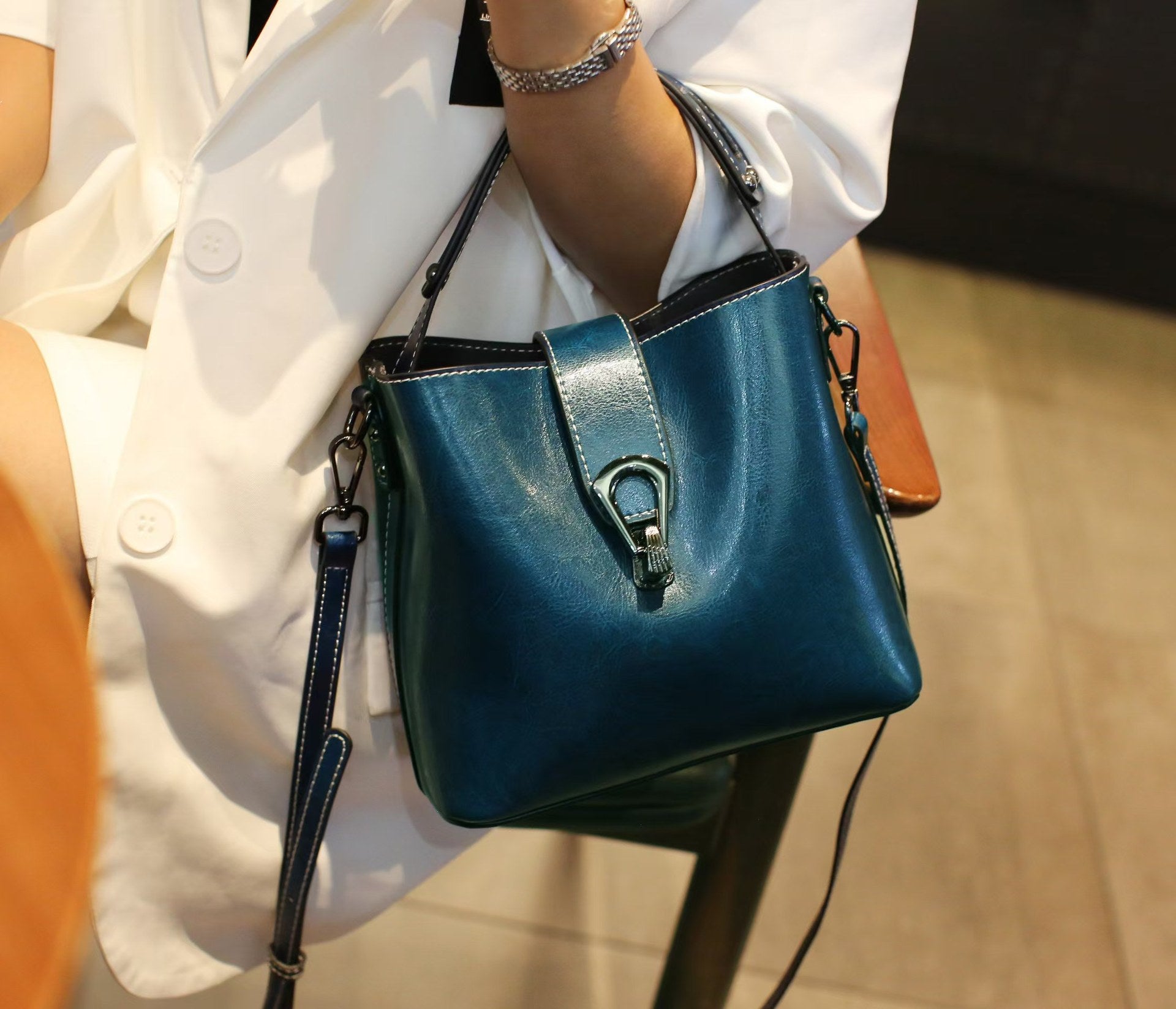 Foreign trade summer bag women 2024 new bucket bag genuine leather women's bag shoulder messenger bag women versatile handbag women