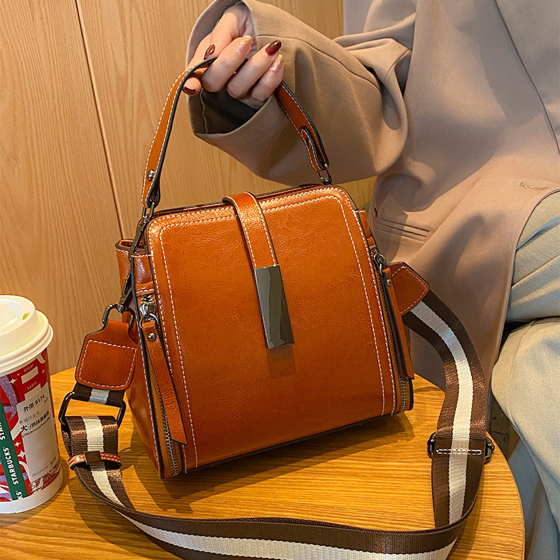 Fashion cowhide bag for women 2024 new style large capacity bucket bag versatile commuting genuine leather shoulder messenger handbag