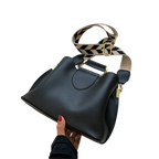 Autumn and winter textured large bag for women 2021 new style fashionable and simple wide shoulder strap women's bag versatile and atmospheric casual mom bag