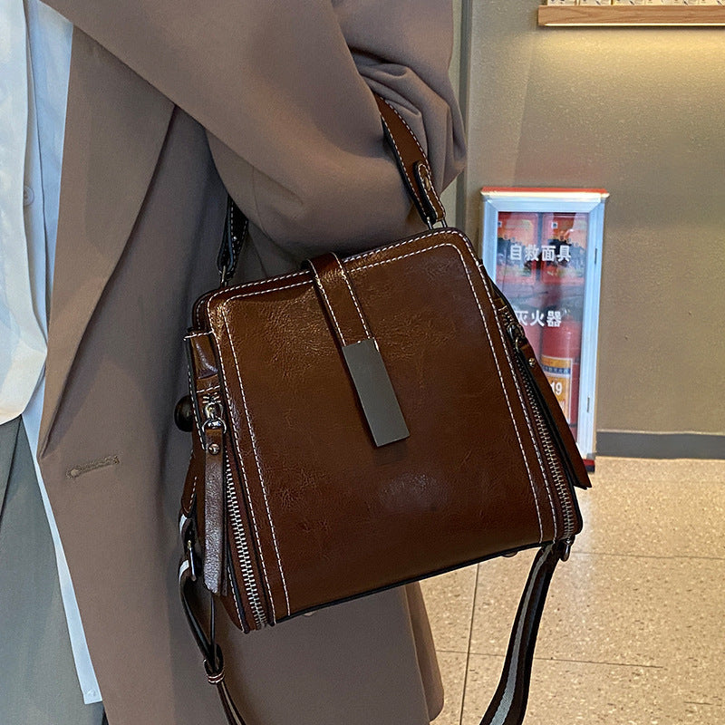 Fashion cowhide bag for women 2024 new style large capacity bucket bag versatile commuting genuine leather shoulder messenger handbag