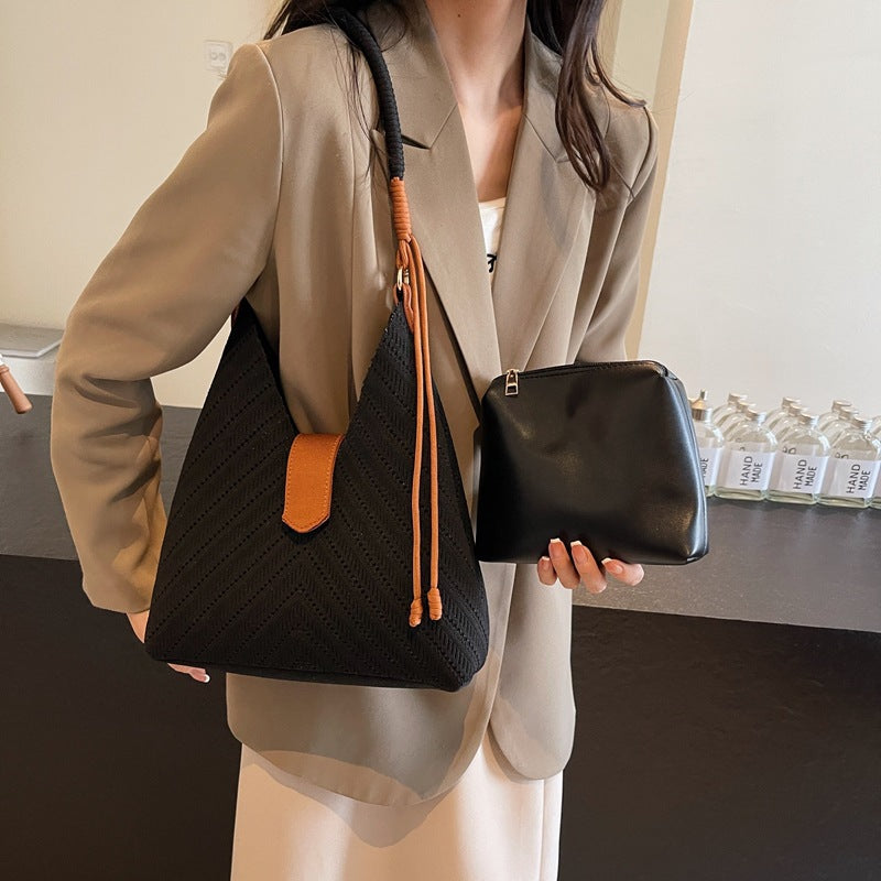 High-grade niche knitted underarm bag for women with large capacity 2025 new casual one-shoulder hand-held commuter bucket bag