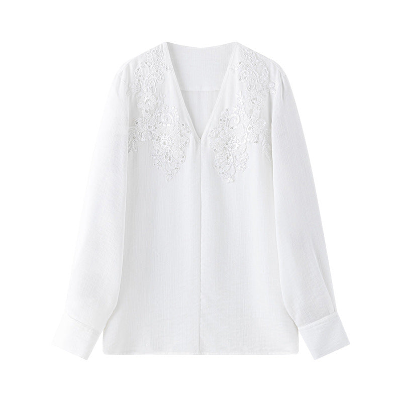 French-style elegant heavy embroidered linen V-neck white shirt for women, new early autumn 2025 style, sophisticated commuter top.