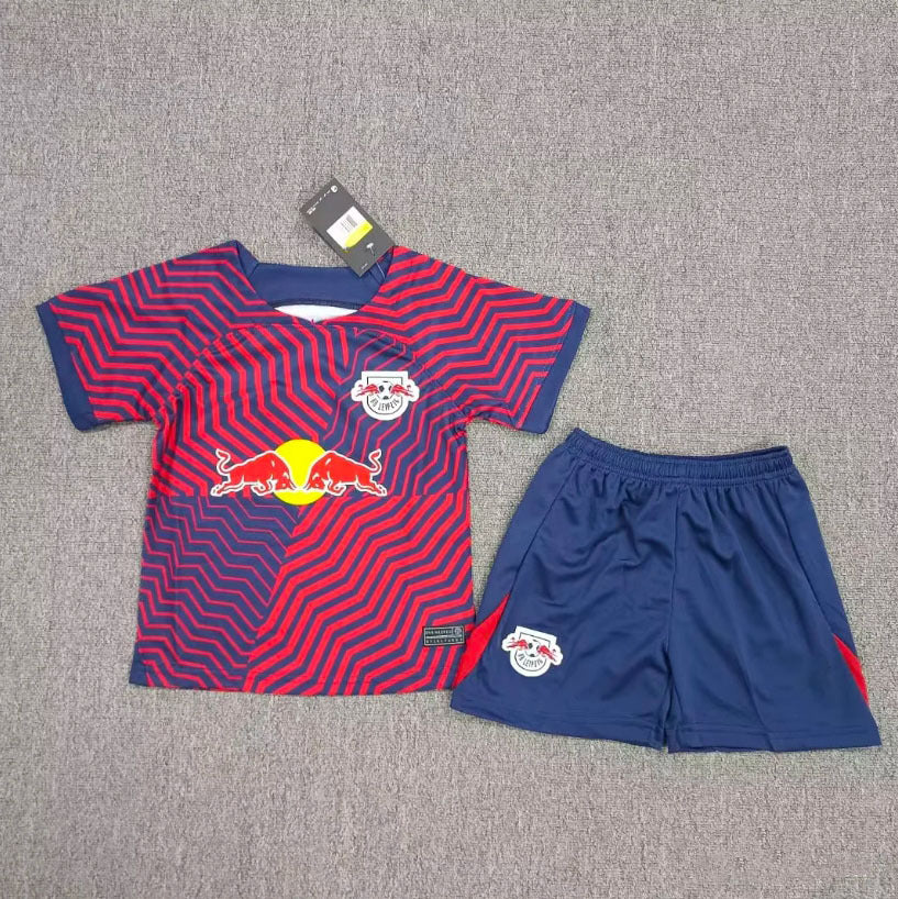 Football uniforms for children and adults Paris Chelsea Arsenal Liverpool Milan Dortmund Newcastle Riyadh jerseys