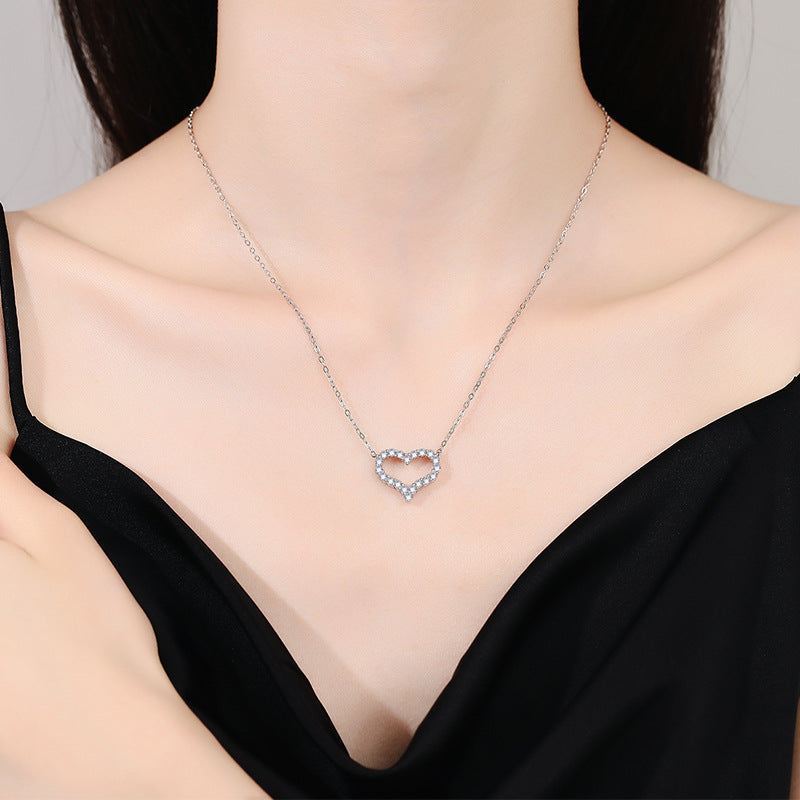 T-brand clavicle chain necklace, S925 sterling silver plated with Pt950 moissanite, heart-shaped moissanite pendant, factory direct sales.