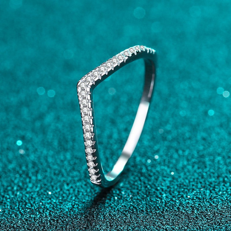 Moissanite ring, 925 sterling silver, women's ring, cluster setting, V-shaped ring, stacked crown, manufacturer wholesale, cross-border supply.