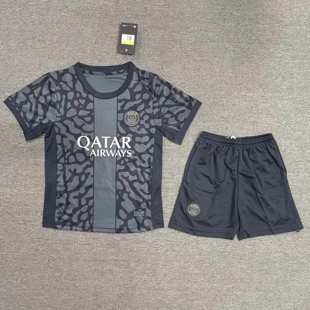 Football uniforms for children and adults Paris Chelsea Arsenal Liverpool Milan Dortmund Newcastle Riyadh jerseys