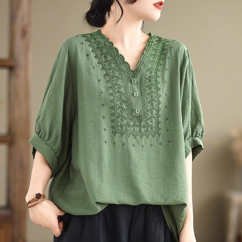 Plus-size women's cotton and linen T-shirt, high-end retro loose three-quarter sleeve top, new style for mothers.