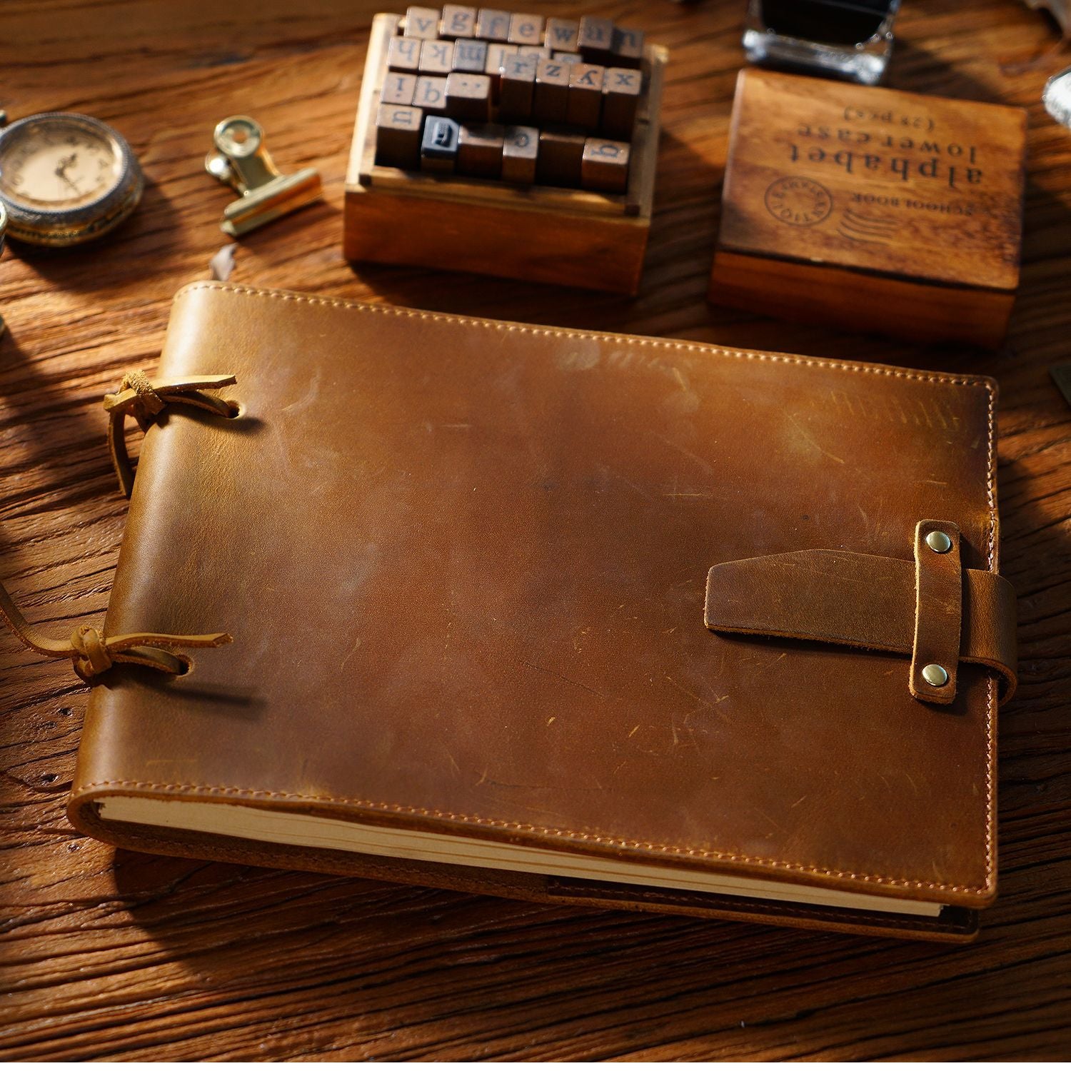 Cross-border retro handmade cowhide leather strap notepad notebook painting book hand-painted sketch book spot