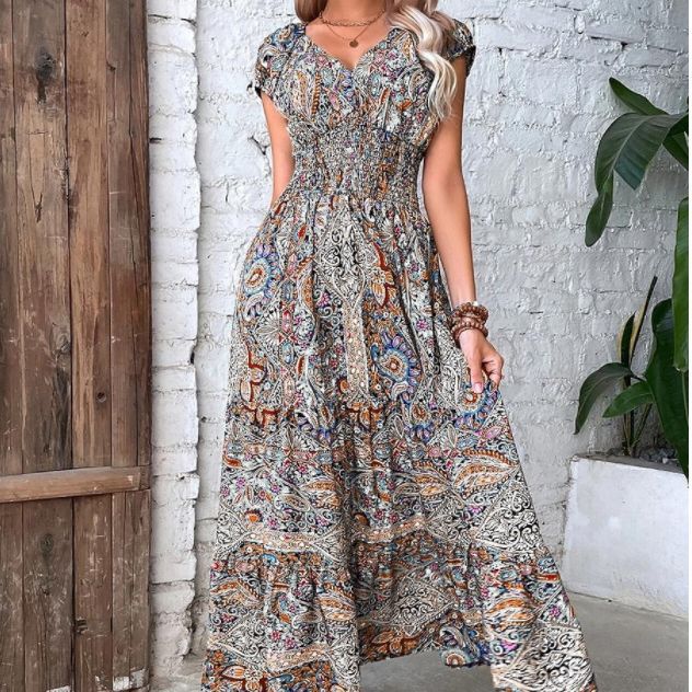 European and American cross-border women's clothing, Bohemian style, 2023 new V-neck long dress, waist-cinching floral print maxi dress.