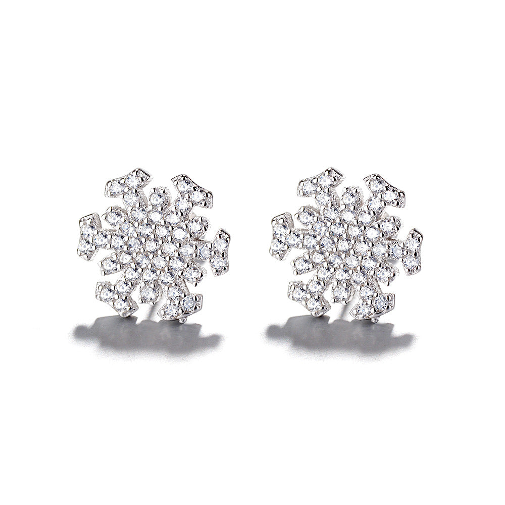 Japanese and Korean trendy simple sterling silver 925 platinum-plated baby's breath snowflake earrings, feminine, fashionable and versatile accessories