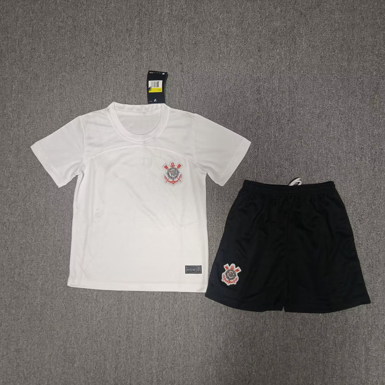 Football uniforms for children and adults Paris Chelsea Arsenal Liverpool Milan Dortmund Newcastle Riyadh jerseys