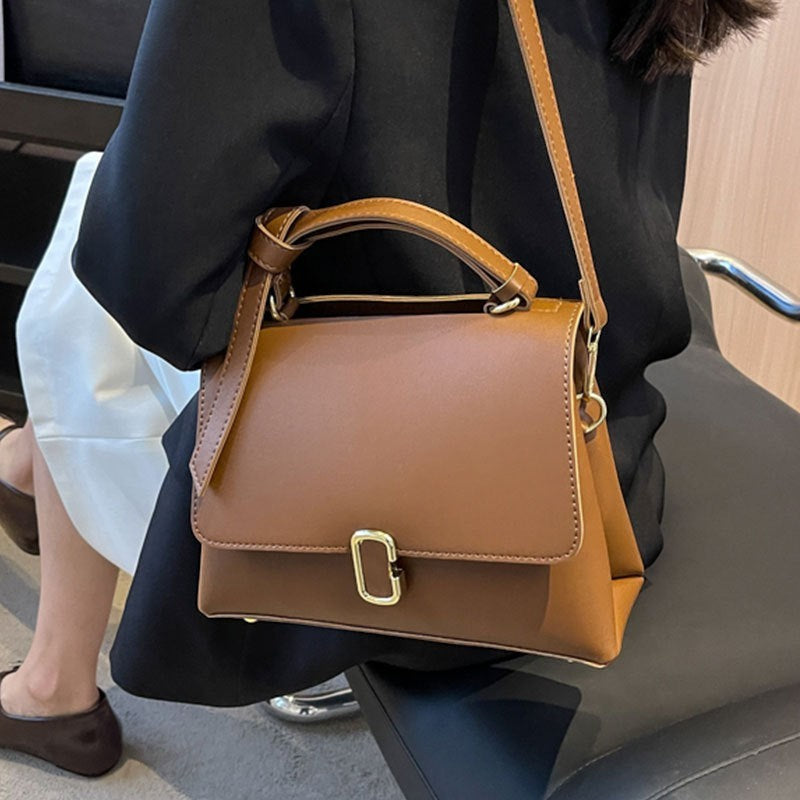 High-end fashion Korean retro women's bag 2023 new trendy niche design popular large-capacity shoulder messenger bag