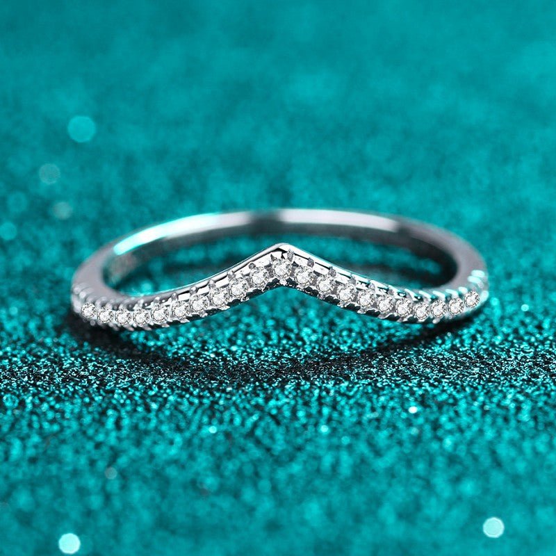 Moissanite ring, 925 sterling silver, women's ring, cluster setting, V-shaped ring, stacked crown, manufacturer wholesale, cross-border supply.