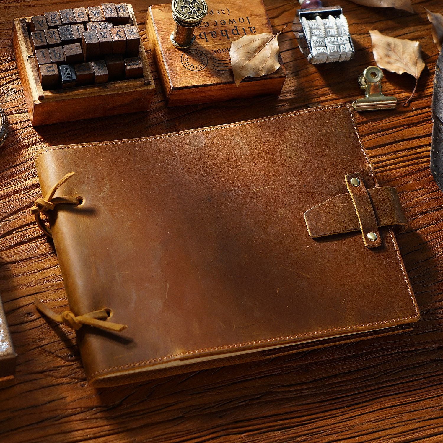 Cross-border retro handmade cowhide leather strap notepad notebook painting book hand-painted sketch book spot