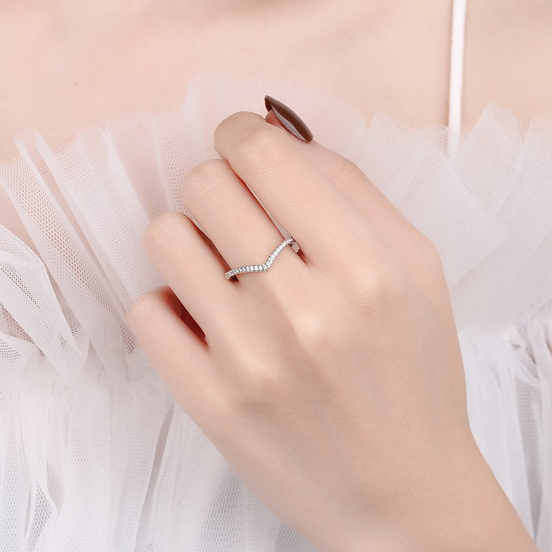 Moissanite ring, 925 sterling silver, women's ring, cluster setting, V-shaped ring, stacked crown, manufacturer wholesale, cross-border supply.