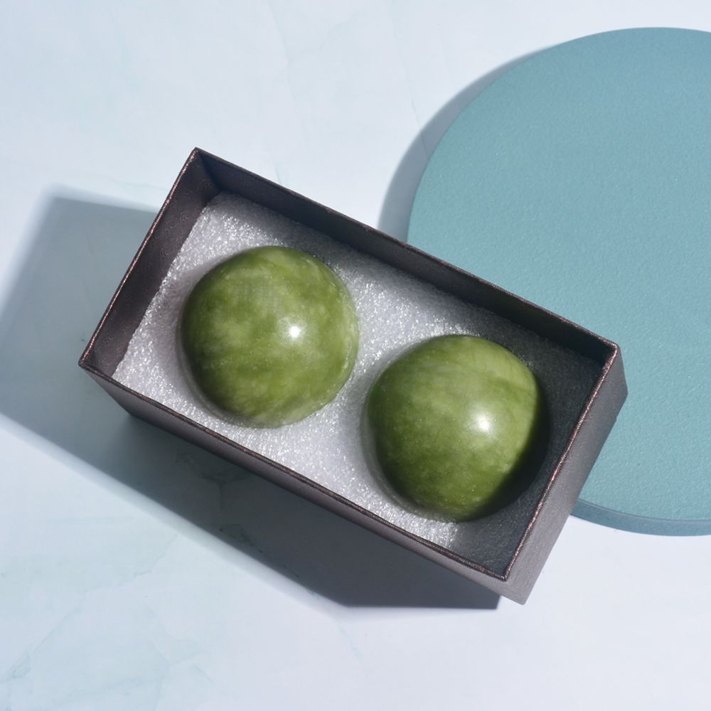 2 Pcs Natural Jade Stone Massage Ball Smooth Round Massager for Hand Foot Jade Massager Health Care Relax Body Massage Tools