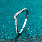 Moissanite ring, 925 sterling silver, women's ring, cluster setting, V-shaped ring, stacked crown, manufacturer wholesale, cross-border supply.