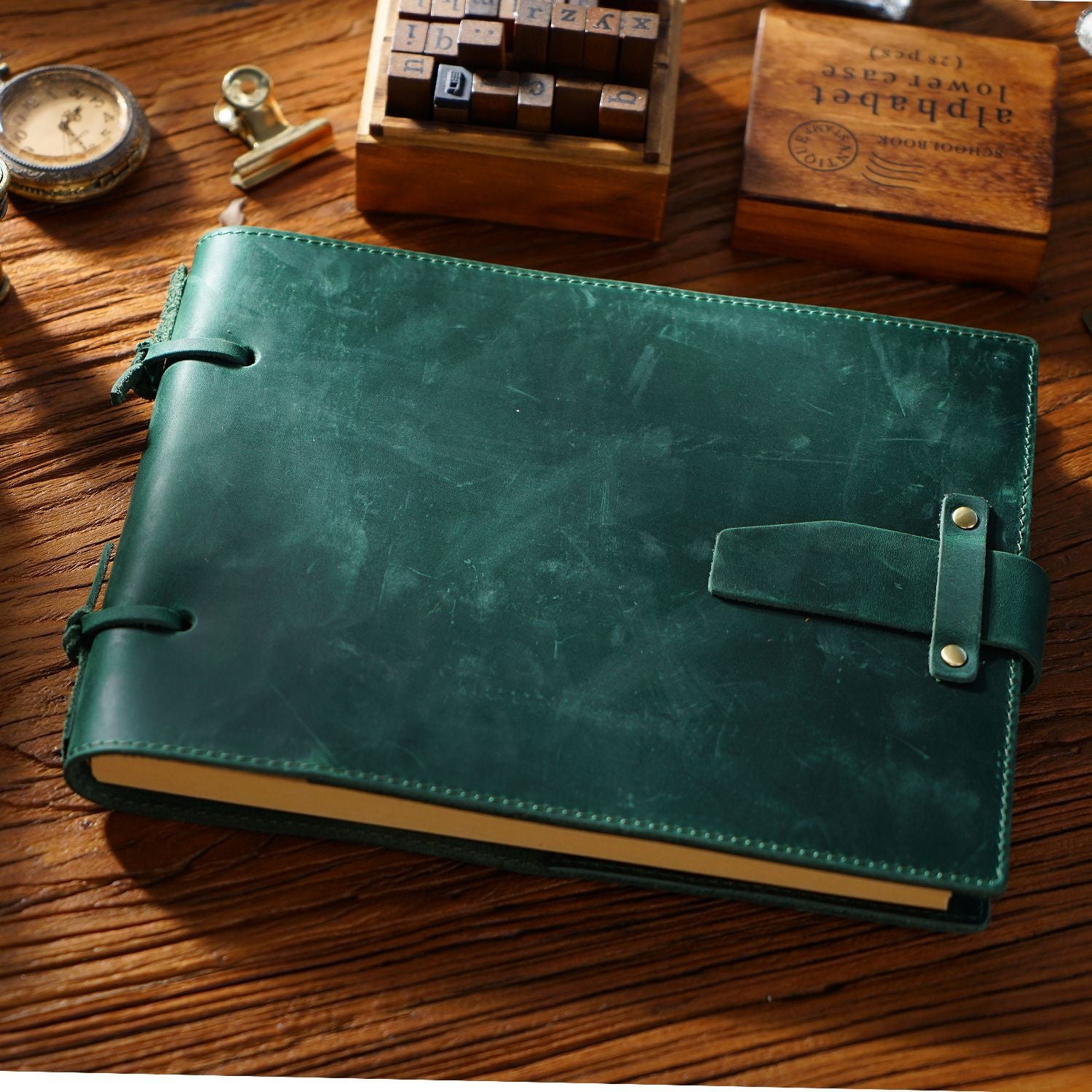 Cross-border retro handmade cowhide leather strap notepad notebook painting book hand-painted sketch book spot