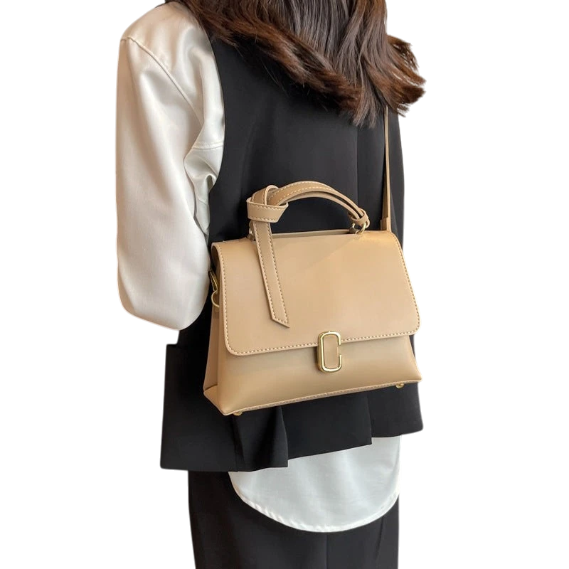 High-end fashion Korean retro women's bag 2023 new trendy niche design popular large-capacity shoulder messenger bag