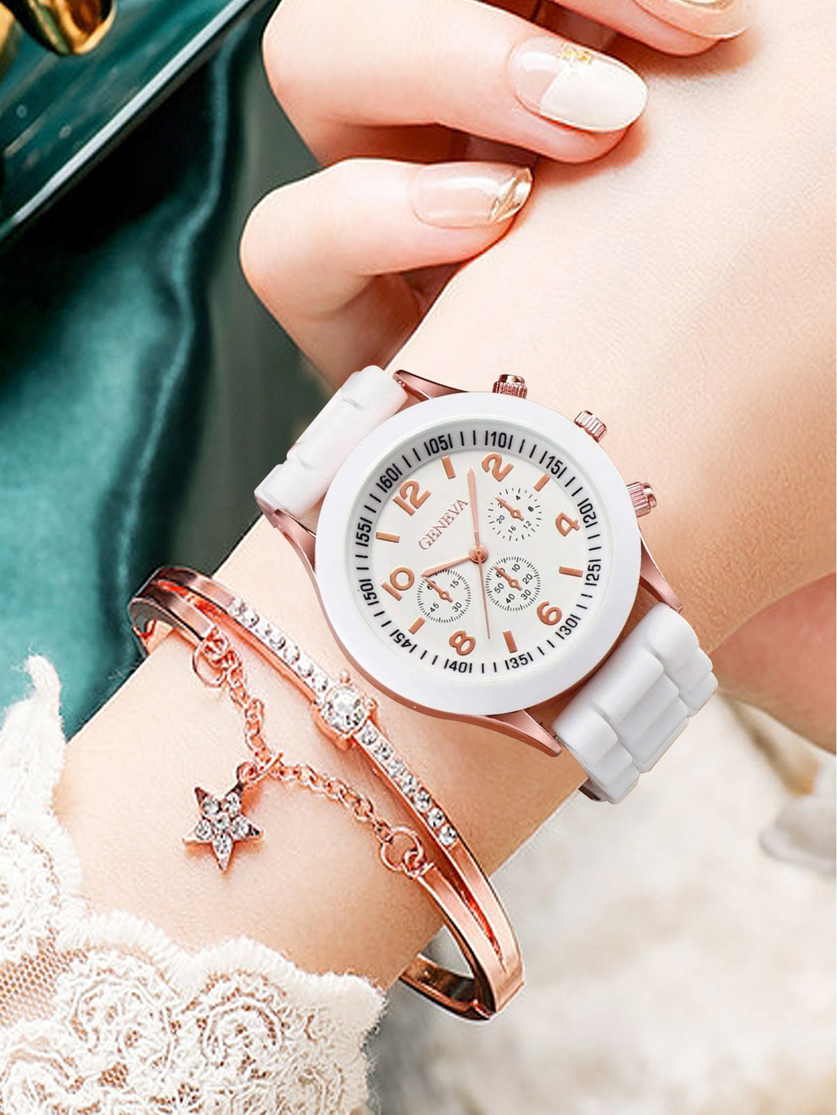 Women's White Heart-Design Quartz Watch - Silicone Strap