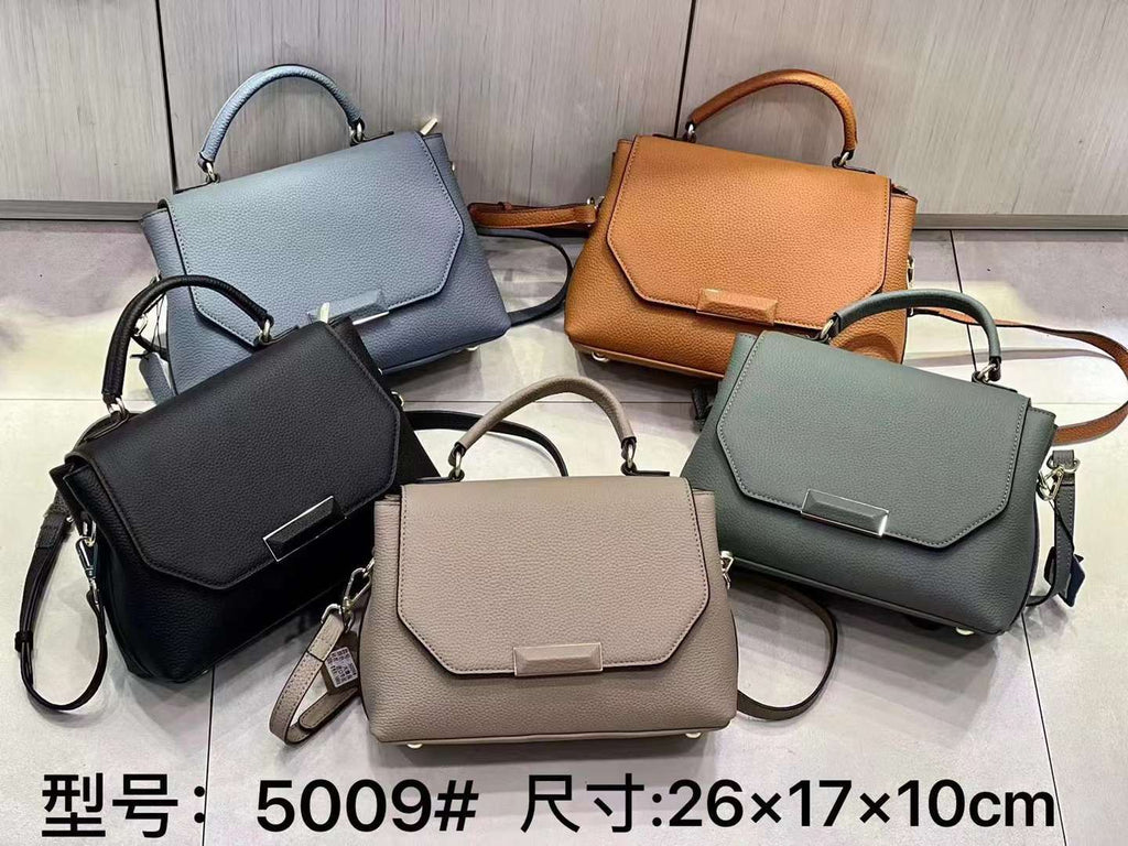 2023 New Boston Women's Bag Large Capacity Genuine Leather Handbag Fashionable Versatile Shoulder Messenger Bag Pillow Bag Women
