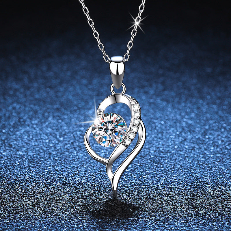 S925 sterling silver necklace with a one-carat moissanite heart-shaped pendant, high-carbon stone, Valentine's Day gift, factory direct sales.