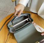 2023 New Boston Women's Bag Large Capacity Genuine Leather Handbag Fashionable Versatile Shoulder Messenger Bag Pillow Bag Women