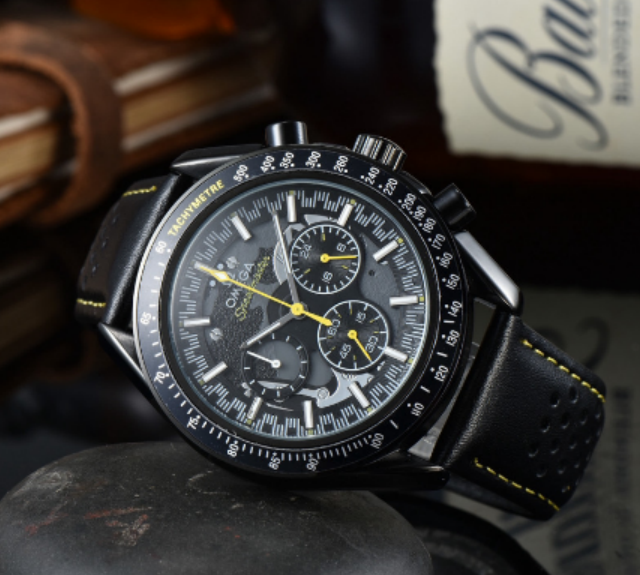 Omega's popular and trendy Speedmaster classic men's quartz watch (non-mechanical).