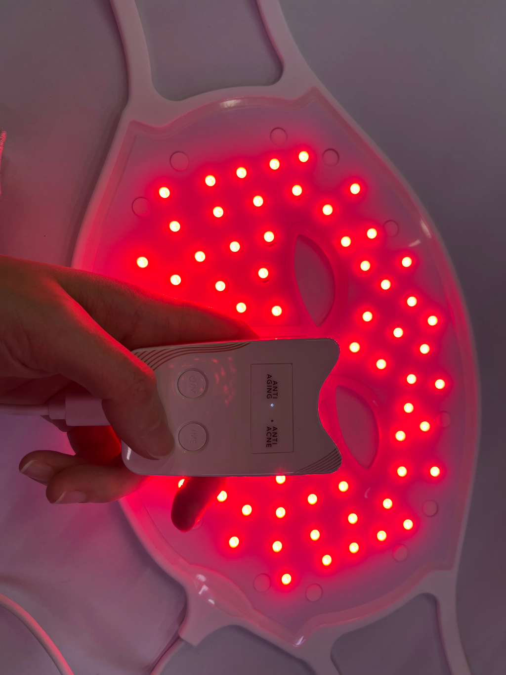 Red light facial mask beauty device, LED red and blue light mask, cross-border home use skincare, infrared therapy, large panel light, custom-made.